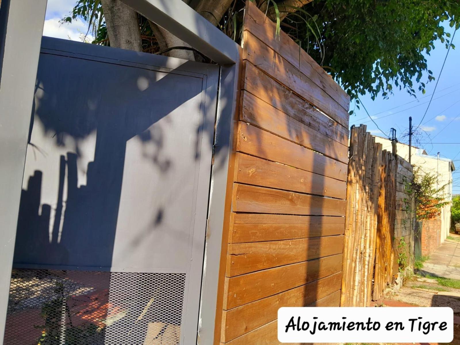 Отель Alojamiento En Tigre Buenos Aires Экстерьер фото